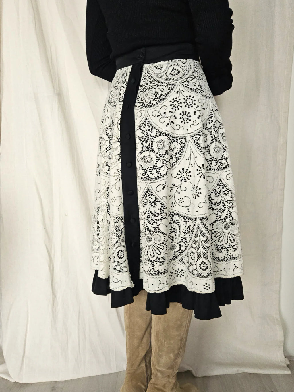 Black button-through vintage skirt with white lace and ruffles | S