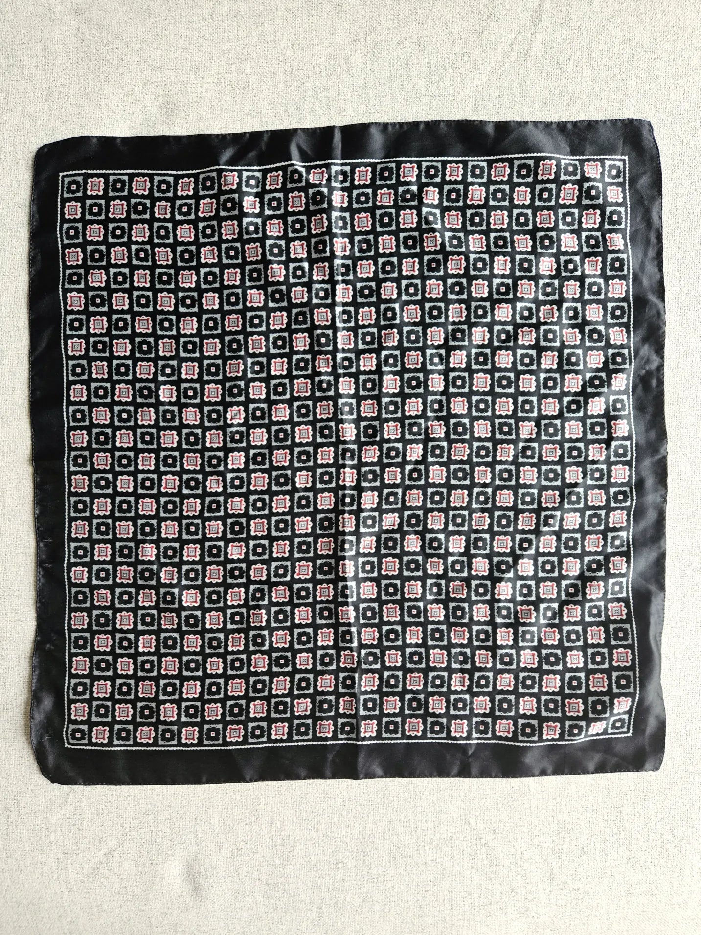 Satin Flowers - vintage sjaaltje