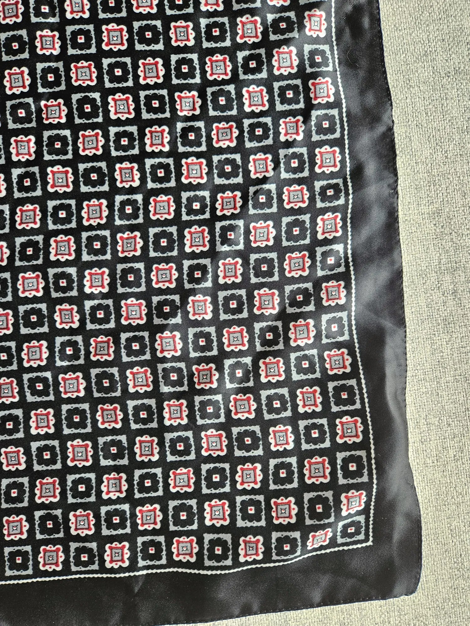 Satin Flowers - vintage sjaaltje