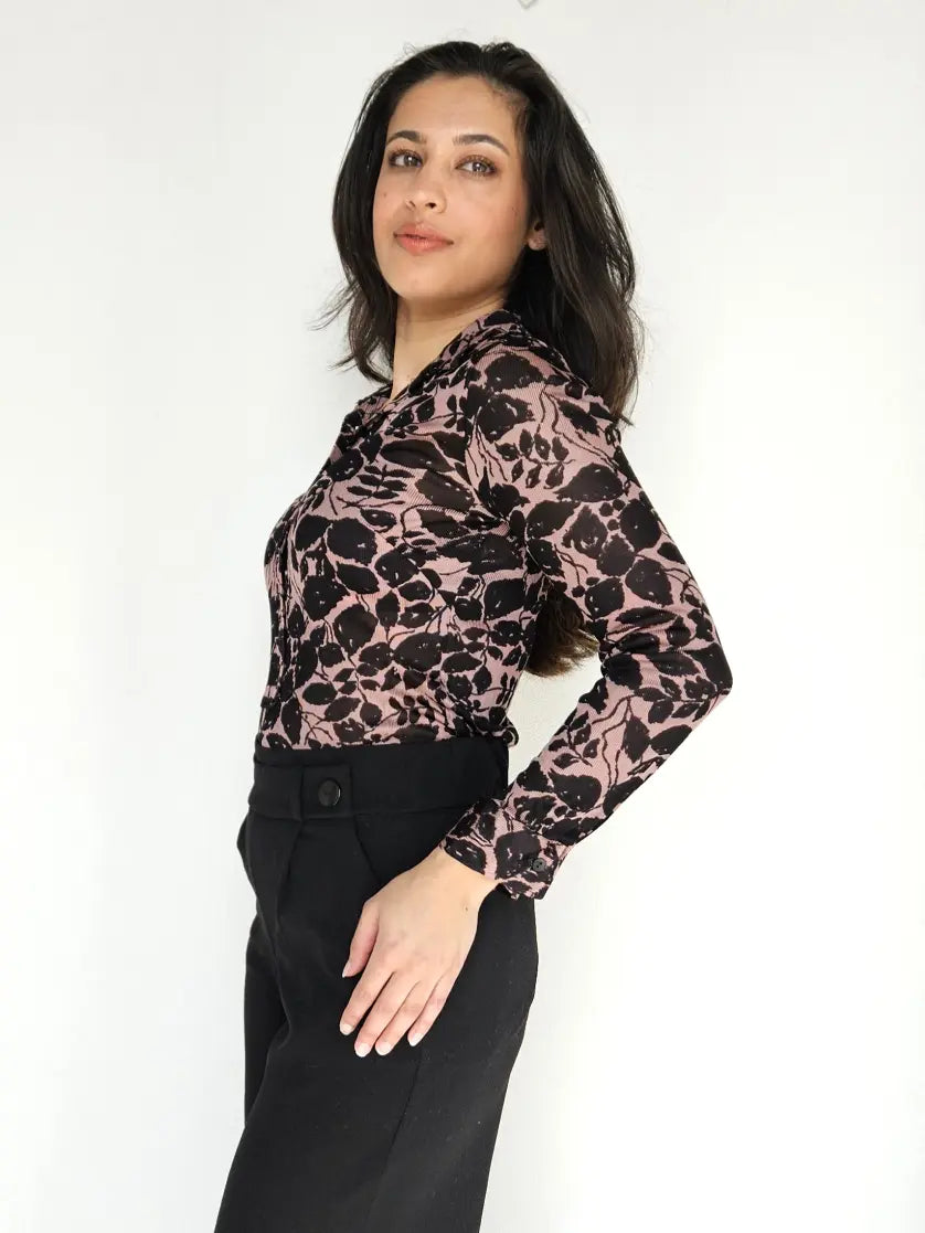 Jaren 70 top lichtroze met zwarte print | XS
