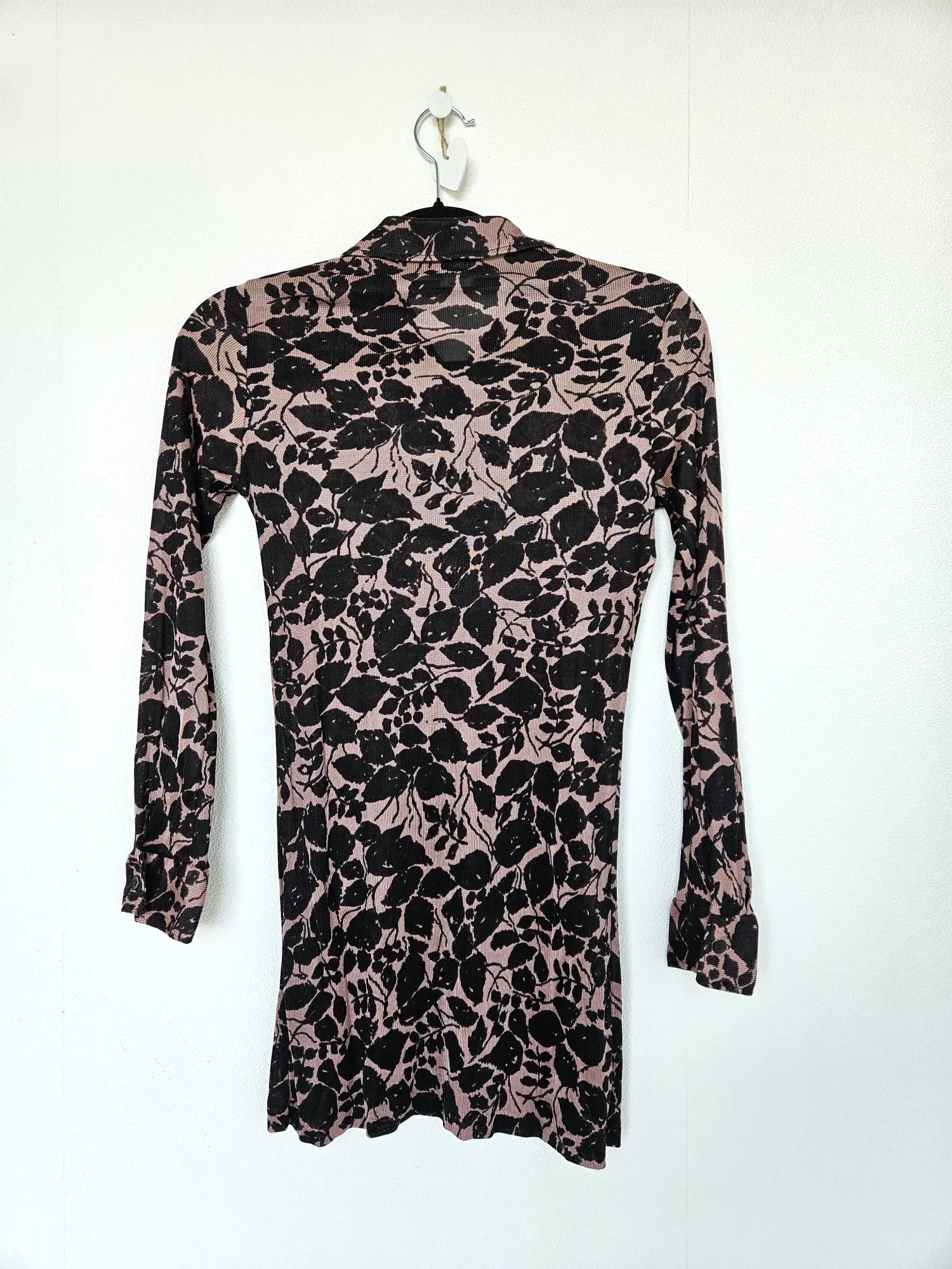 Jaren 70 top lichtroze met zwarte print | XS